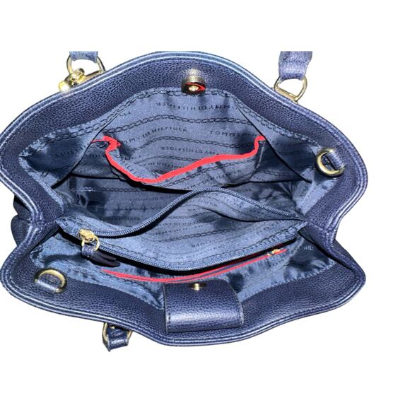 Tommy Hilfiger Navy shoulder bag with gold accents and tassel hang tag - Picture 3 of 7